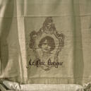 Hissgardiner, Antique Linen.